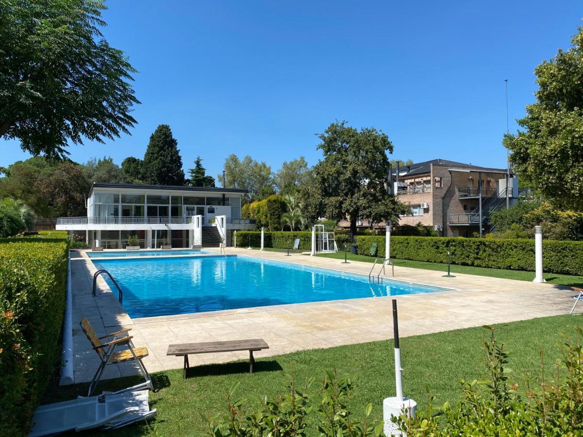 Apartamento En Country Pilar Piscina Parrilla Propia Hasta 4 Personas Eksteriør billede