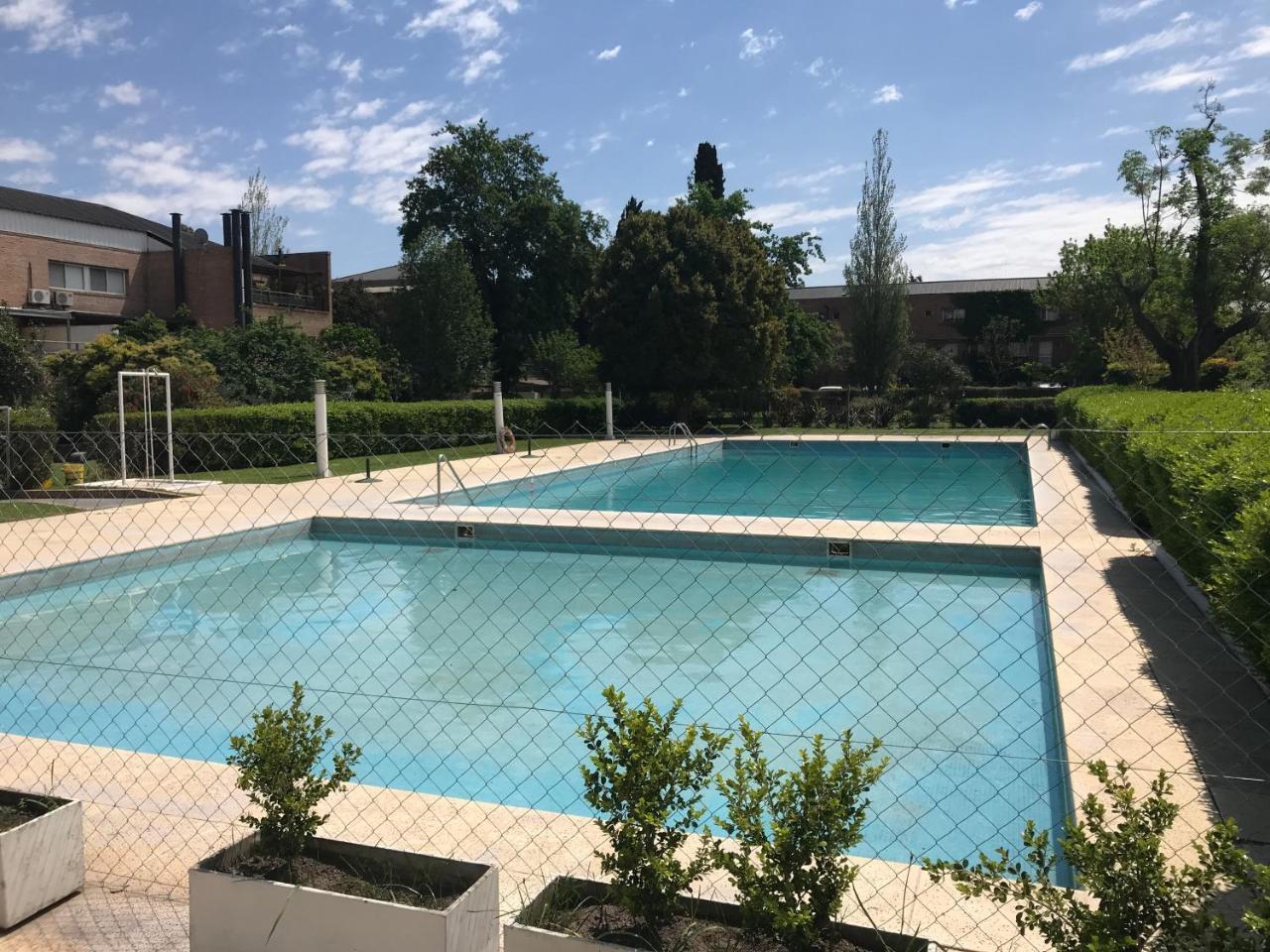 Apartamento En Country Pilar Piscina Parrilla Propia Hasta 4 Personas Eksteriør billede