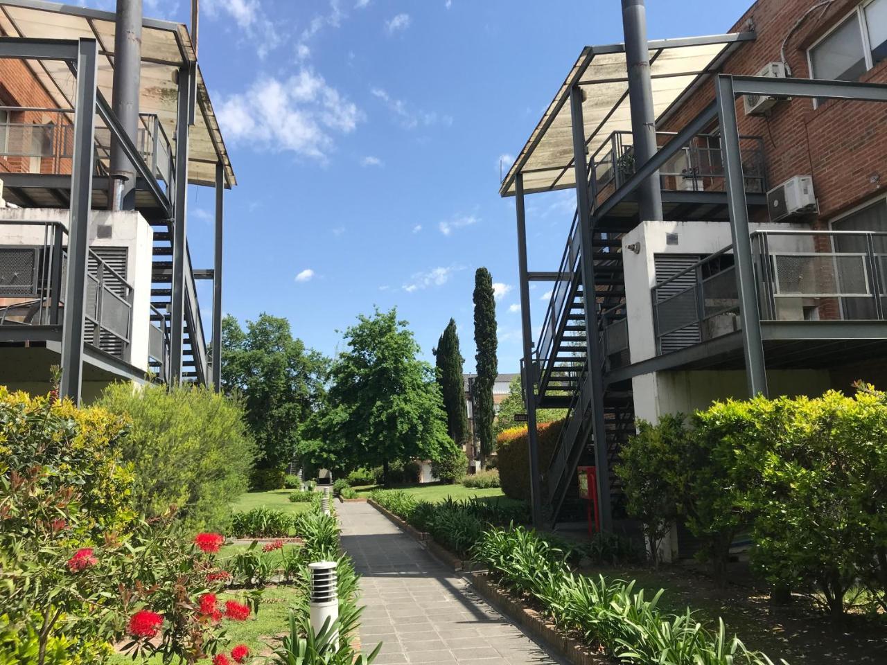 Apartamento En Country Pilar Piscina Parrilla Propia Hasta 4 Personas Eksteriør billede